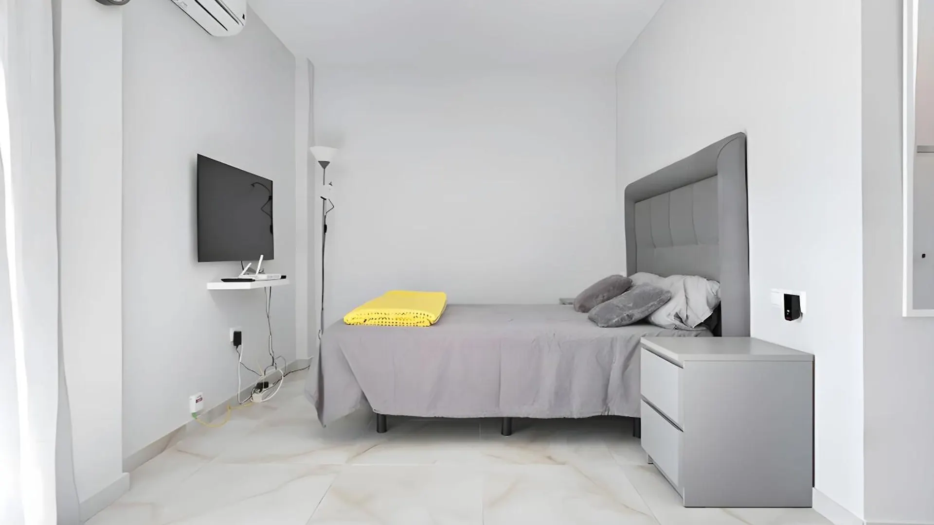 @Seafront Apartment Sitio de Calahonda